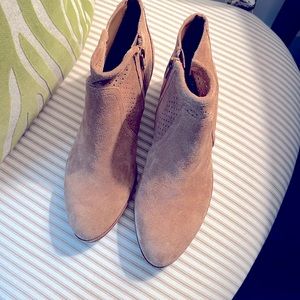 Gianni Binni Suede Ankle Bootie| New -Never Worn| Size 6 1/2
